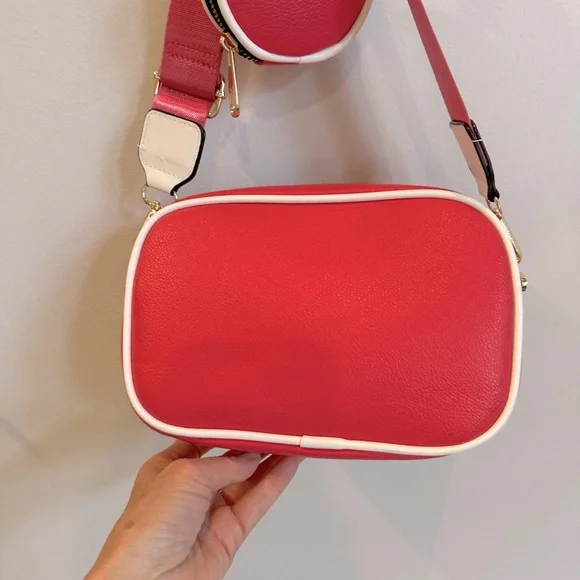 ♥️Pink Crossbody Camera Bag! NWT - Picture 3 of 3